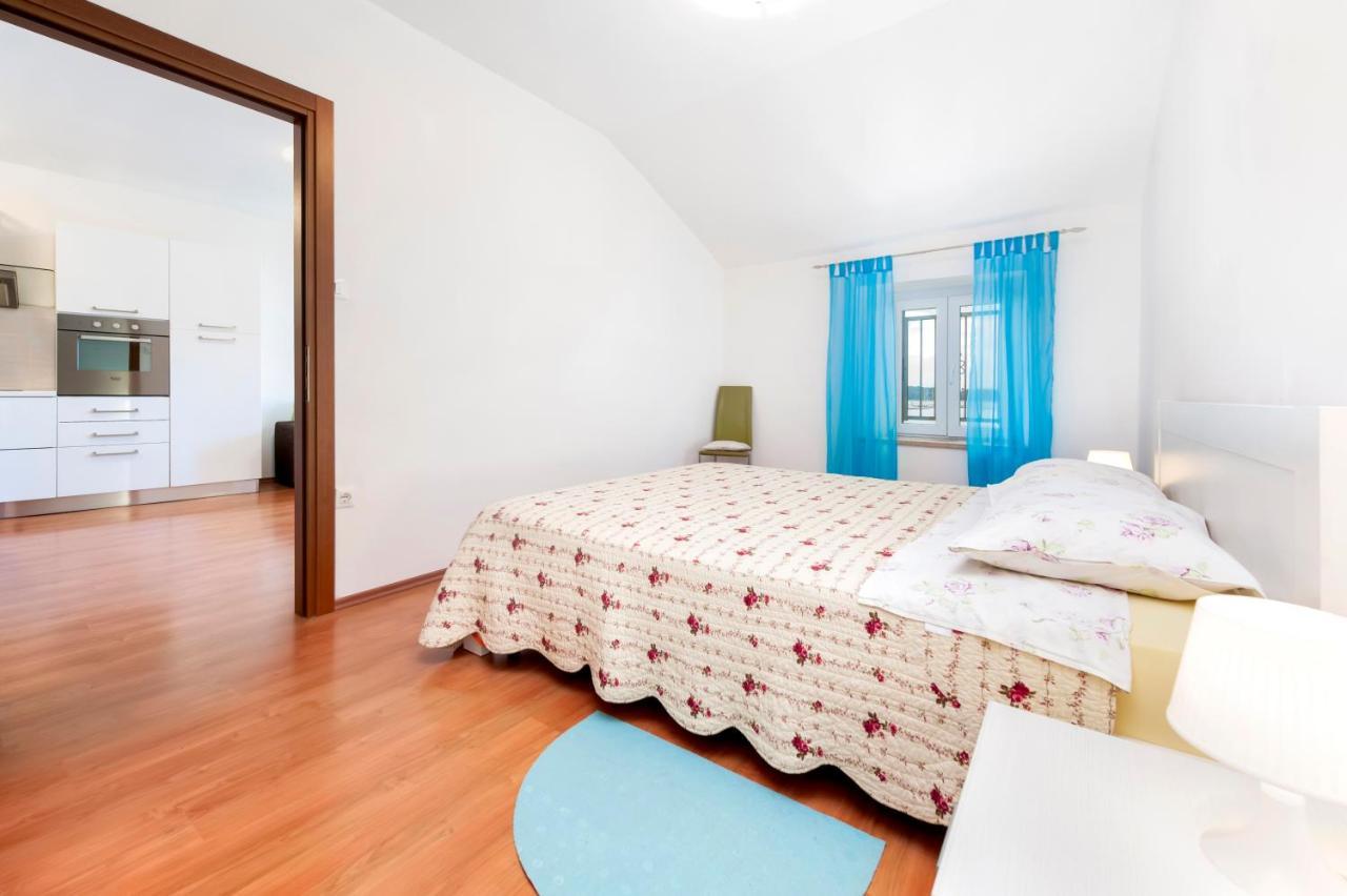Sea View Apartment Rovinj Extérieur photo